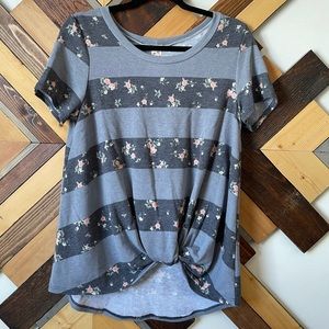 7th Ray Stripe Floral Front Knotted Top size Large